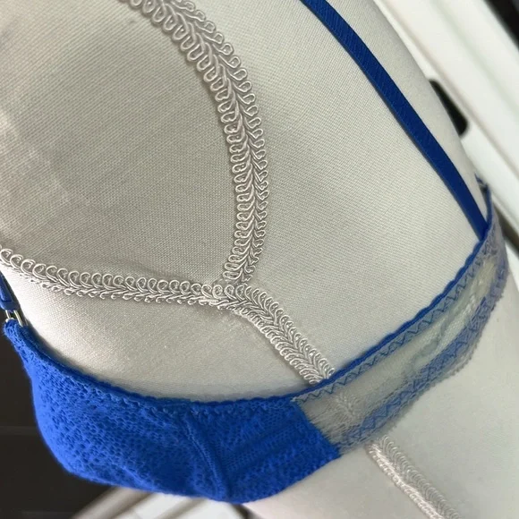 Intimately FREE PEOPLE Lace Balconette Bra Size 32C - Picture 8 of 14